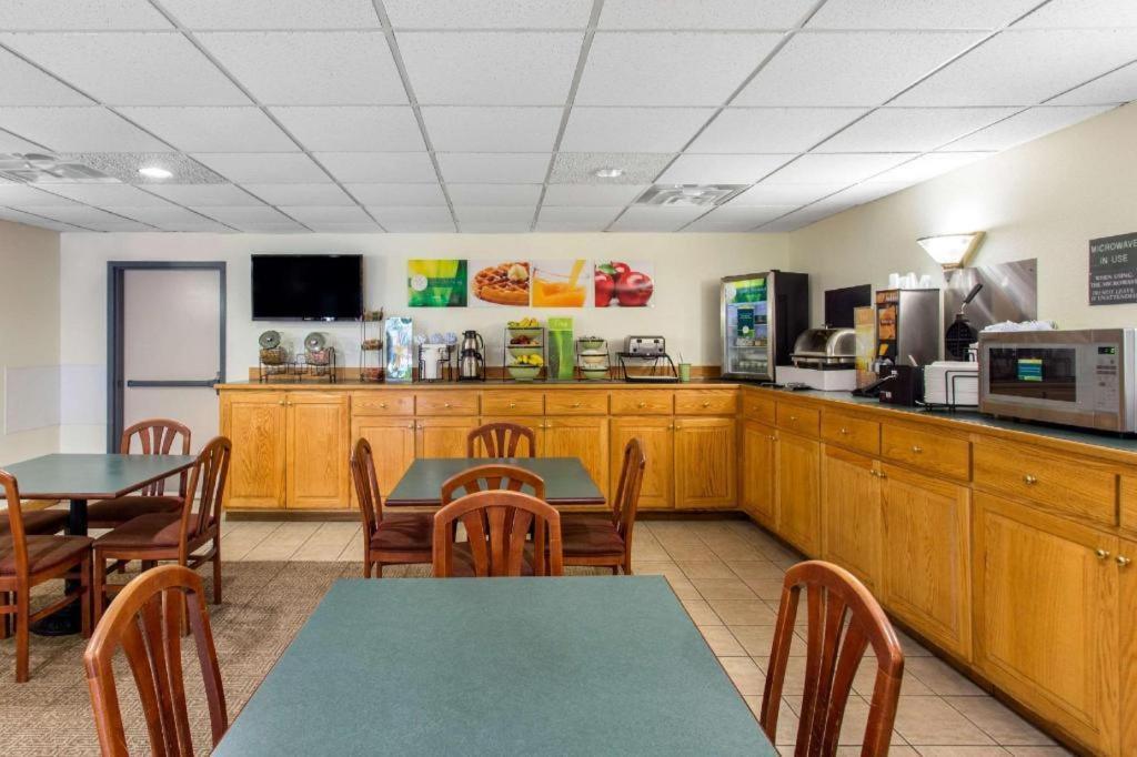 Quality Inn Surfside Beach Bagian luar foto